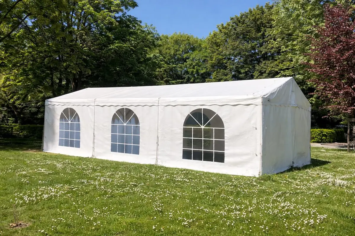 Chapiteau de 4 mètres en location pour mariage, communion, fête privée et événement professionnel en Belgique
