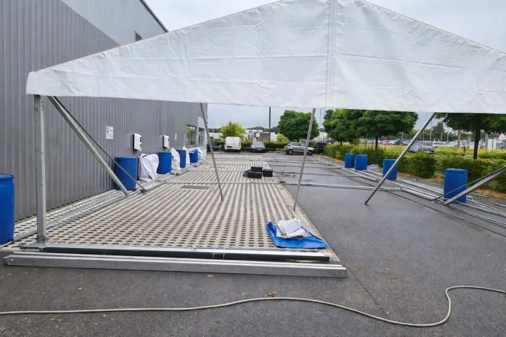 Montage d’un chapiteau Air de Fête sur site en Belgique